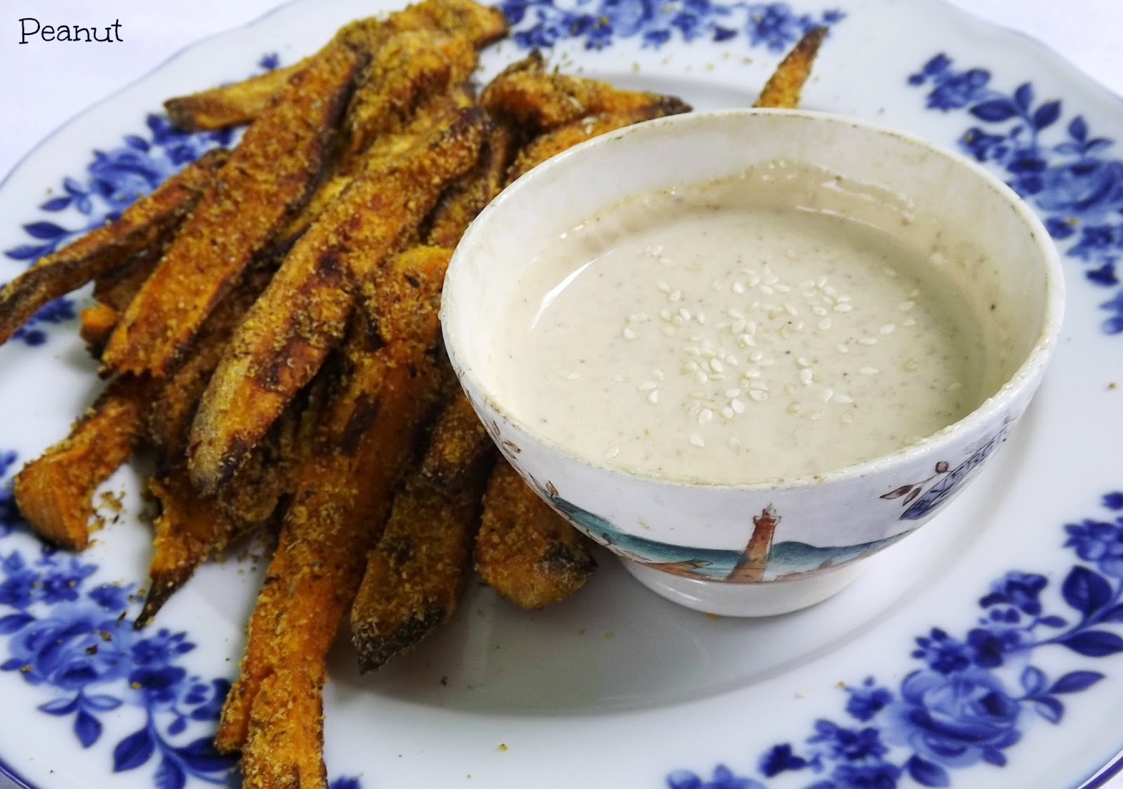 Chips di patata dolce al forno con salsa tahina