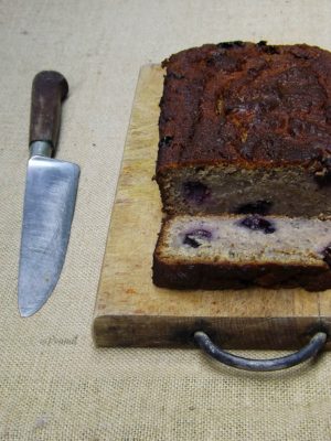 Banana bread ai mirtilli senza glutine e vegan