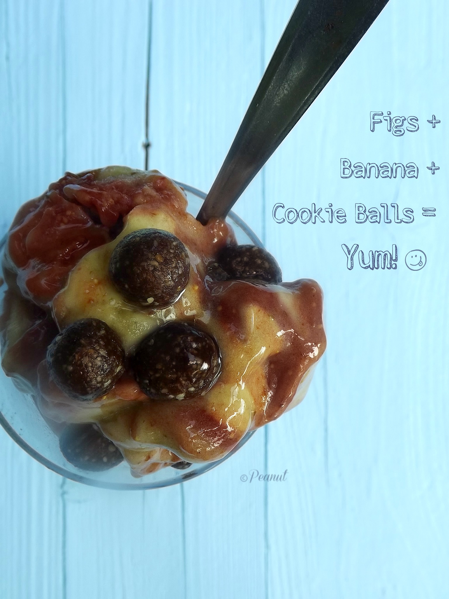 Fig nicecream with raw carob cookie balls