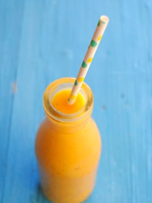 Mango, pineapple and mint smoothie