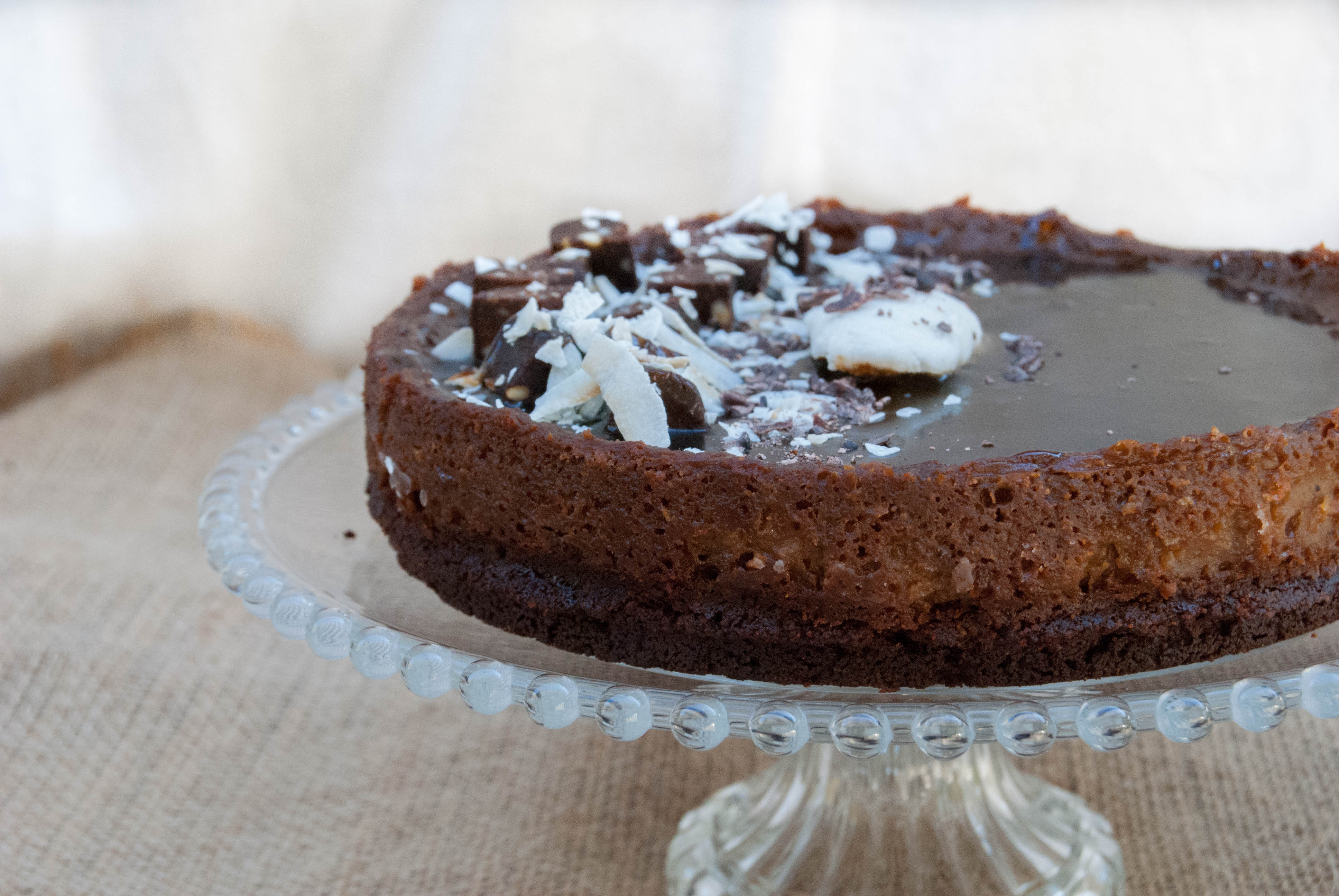 Cappuccino cheesecake with coconut caramel